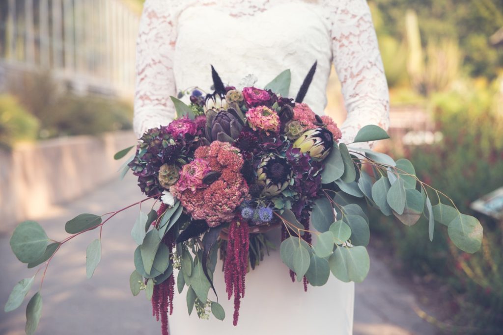 How to Choose the Perfect Flowers for Your Wedding Image