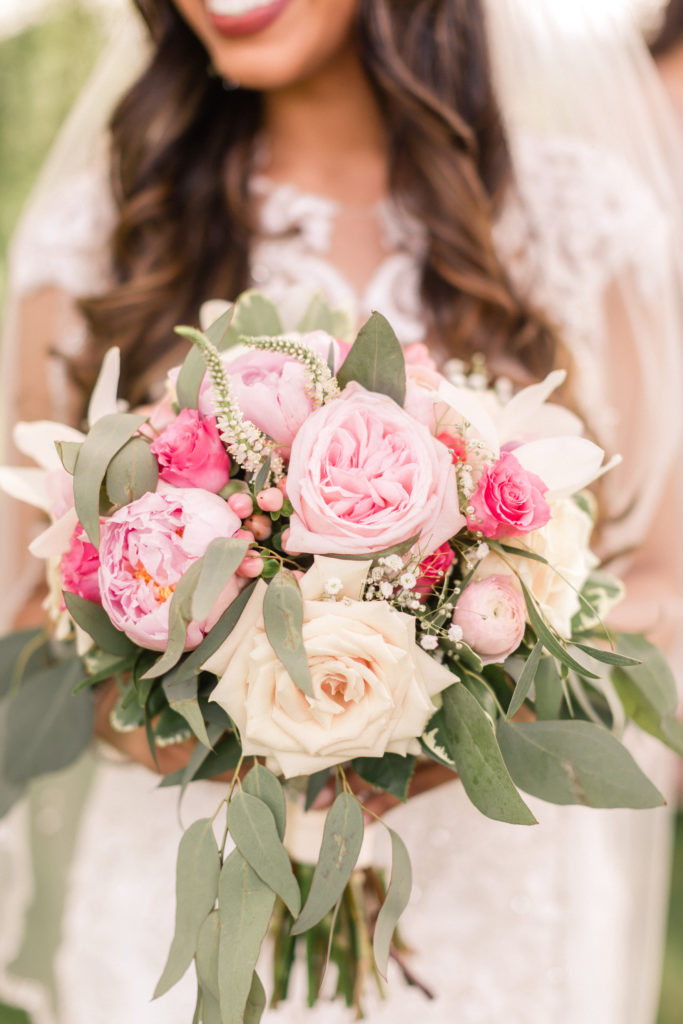 Wedding Bouquets: Themes & Colors For Spring/Summer Image
